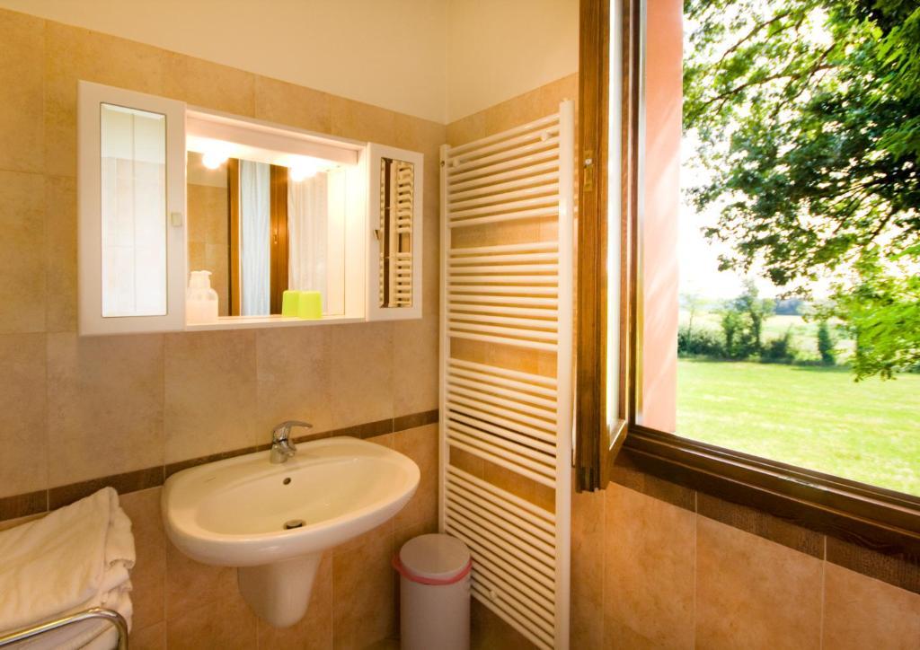 Agriturismo Cascina Roveri Монцамбано Номер фото